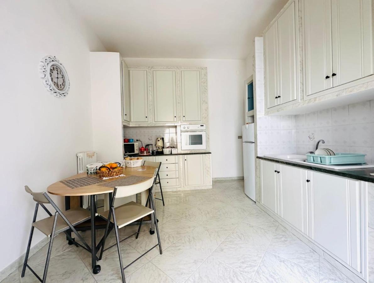 Family Relax Caracciolo Bed & Breakfast Napoli Bagian luar foto