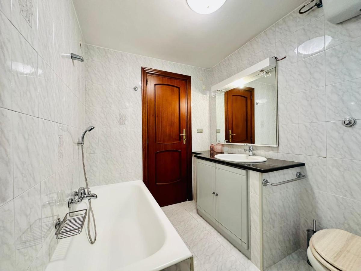 Family Relax Caracciolo Bed & Breakfast Napoli Bagian luar foto