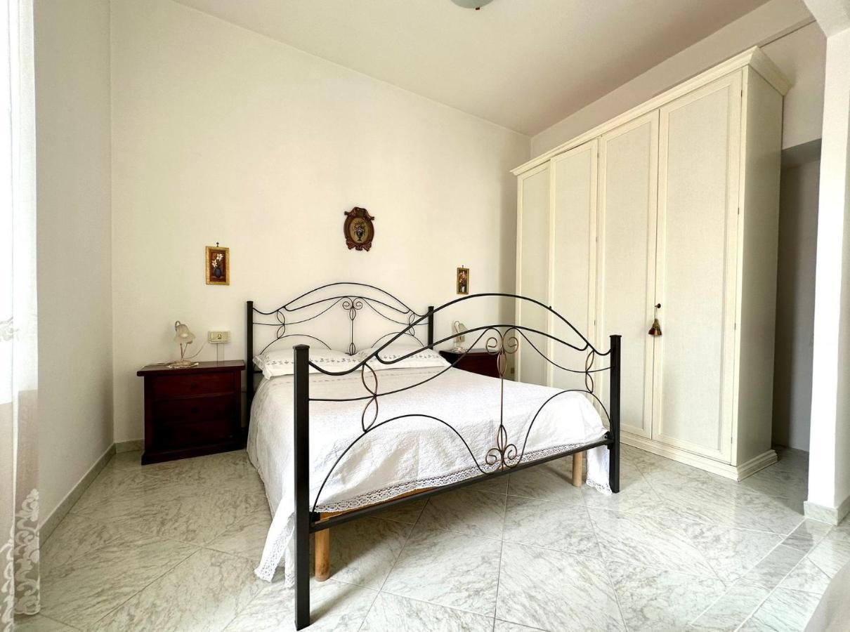 Family Relax Caracciolo Bed & Breakfast Napoli Bagian luar foto